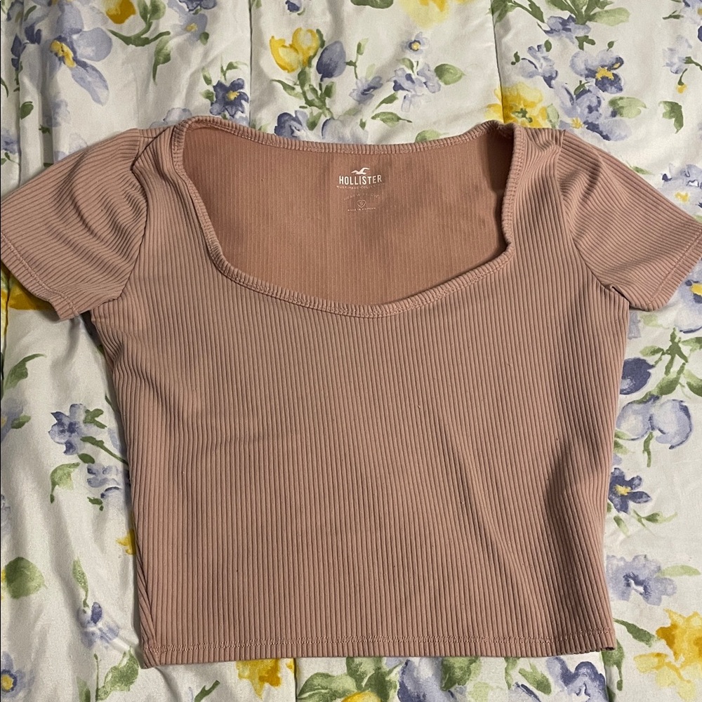 Hollister Women's Blush Ribbed Crop Top